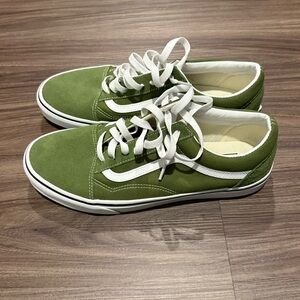 Vans Old Skool Athletic Shoes / Sneakers in Dark Green Men’s Size 10.5